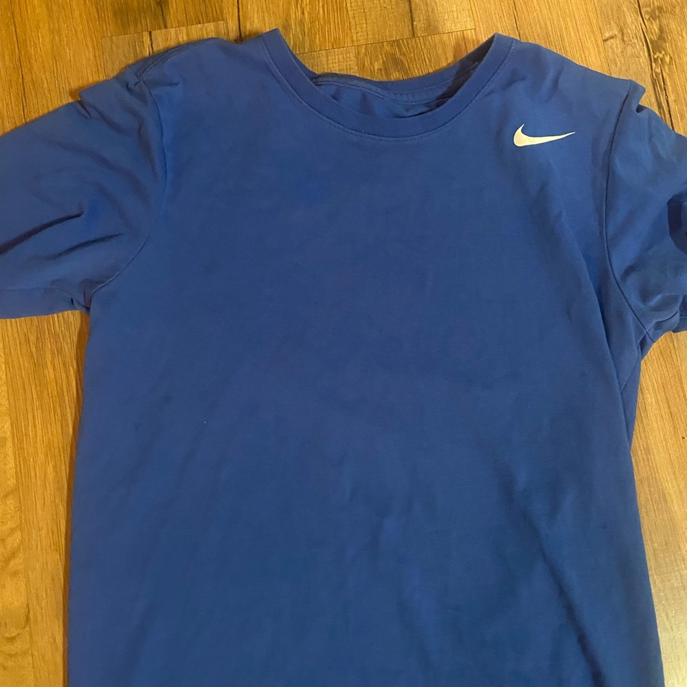 Nike t shirt